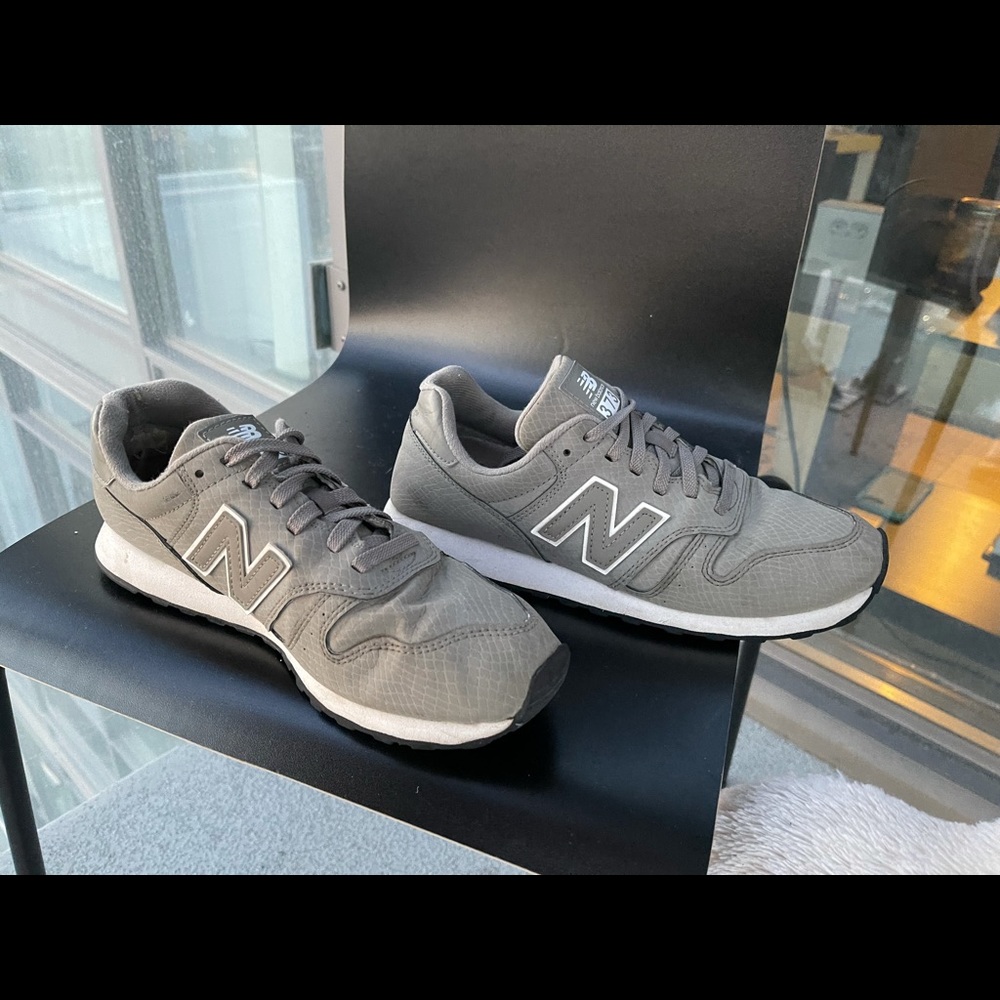 New Balance 373 (waterproof- Limited)